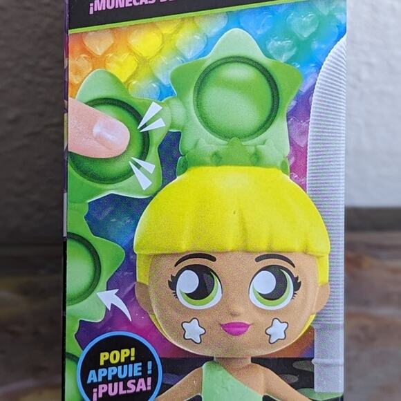 Fashion Fidgets Doll Series 2 - Picture 5 of 7